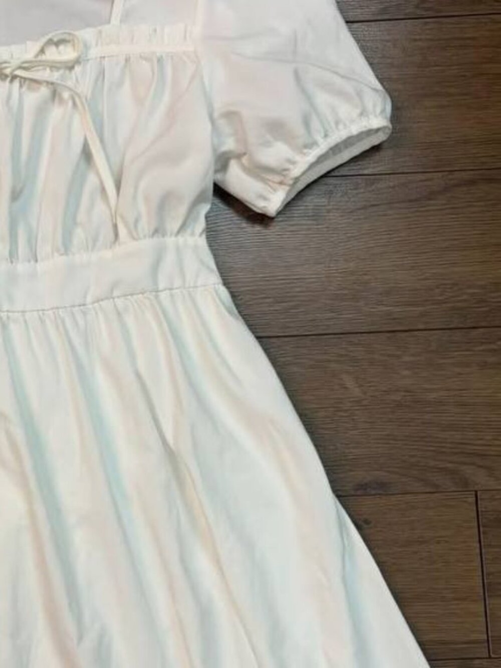 White Short Sleeve Dress - Picture 3 of 3